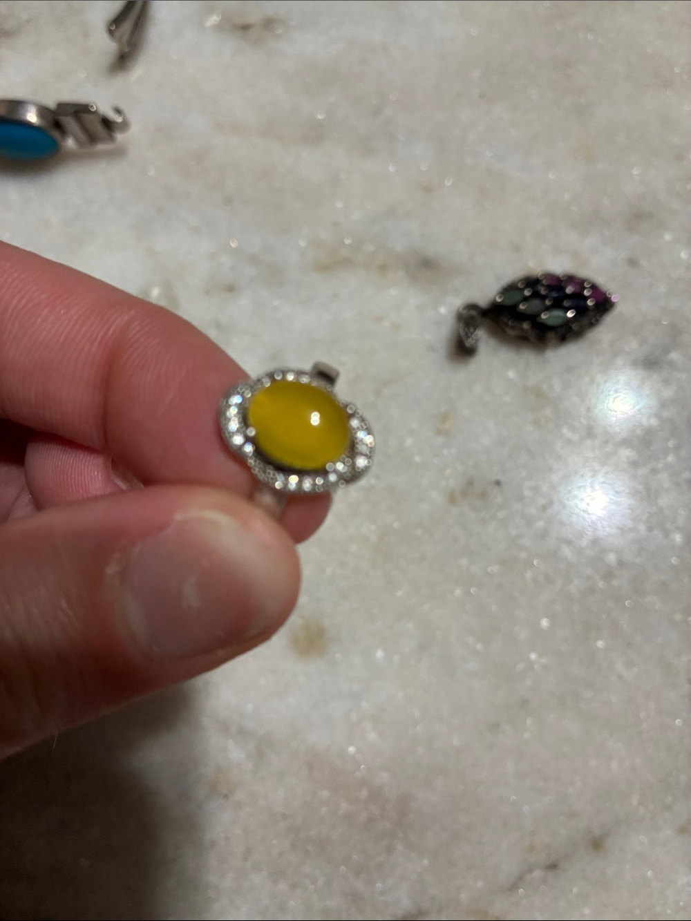 Jewelry bundle - Picture 11 of 17